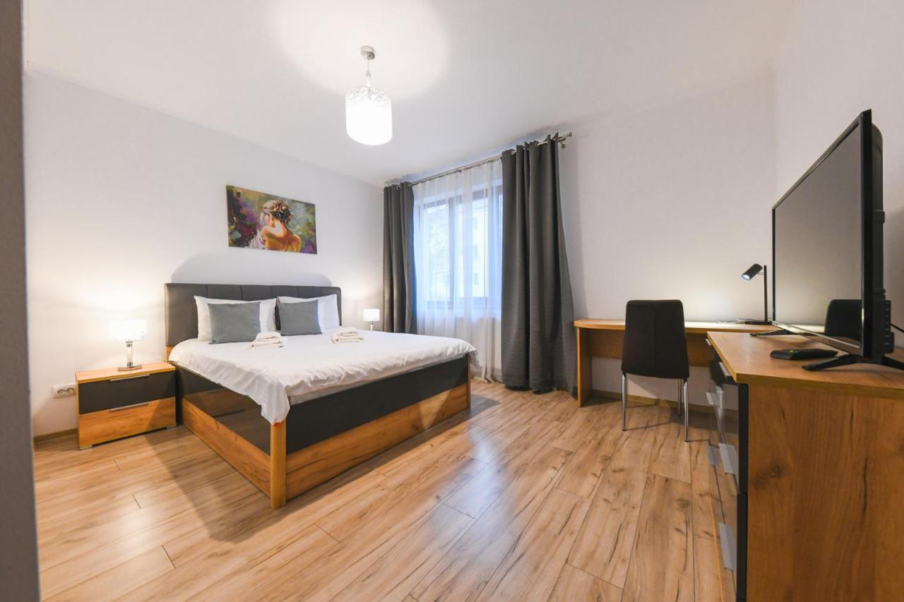 Spacious And Quiet 2 Bedroom Apartment Клуж-Напока Экстерьер фото