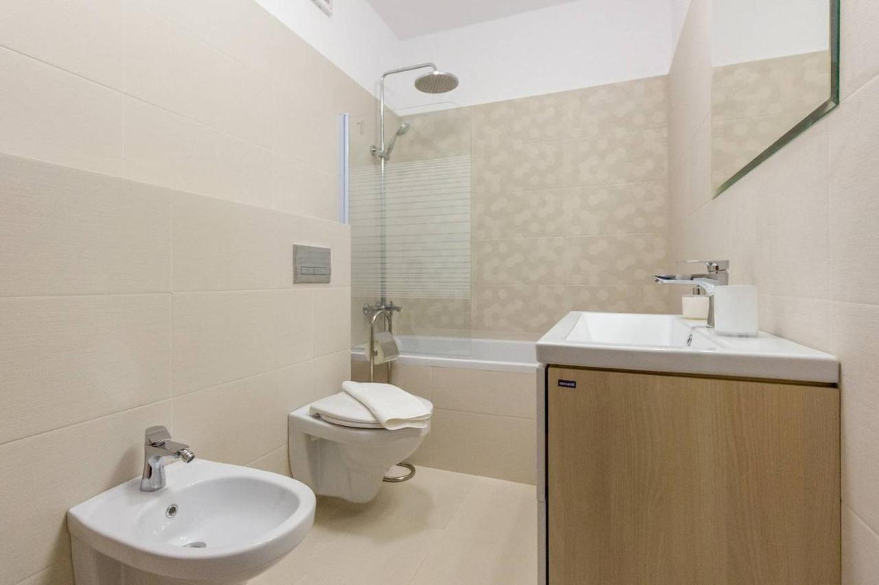Spacious And Quiet 2 Bedroom Apartment Клуж-Напока Экстерьер фото