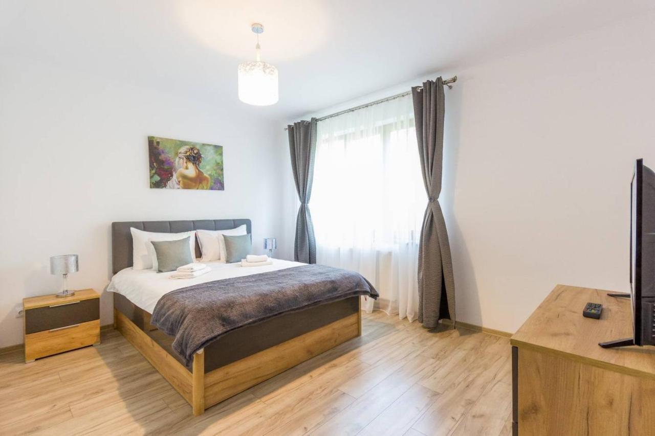 Spacious And Quiet 2 Bedroom Apartment Клуж-Напока Экстерьер фото